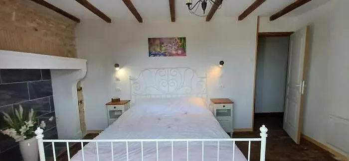 Casa de Férias Le Quereau Saint-Macoux